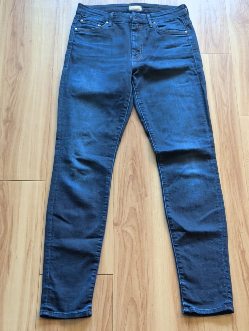 Woman's High Waisted Looker Mother Jeans